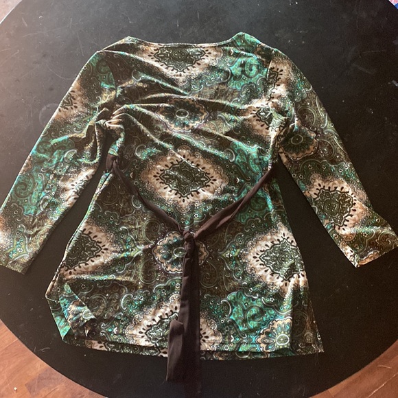 Top - Picture 2 of 2